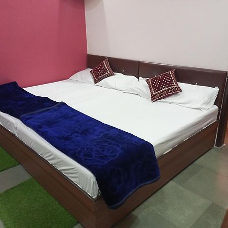 Aashirwad Residency Bed and Breakfast Ujjain Buitenkant foto