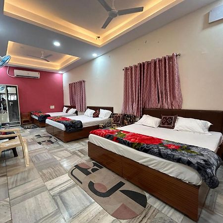 Aashirwad Residency Bed and Breakfast Ujjain Buitenkant foto