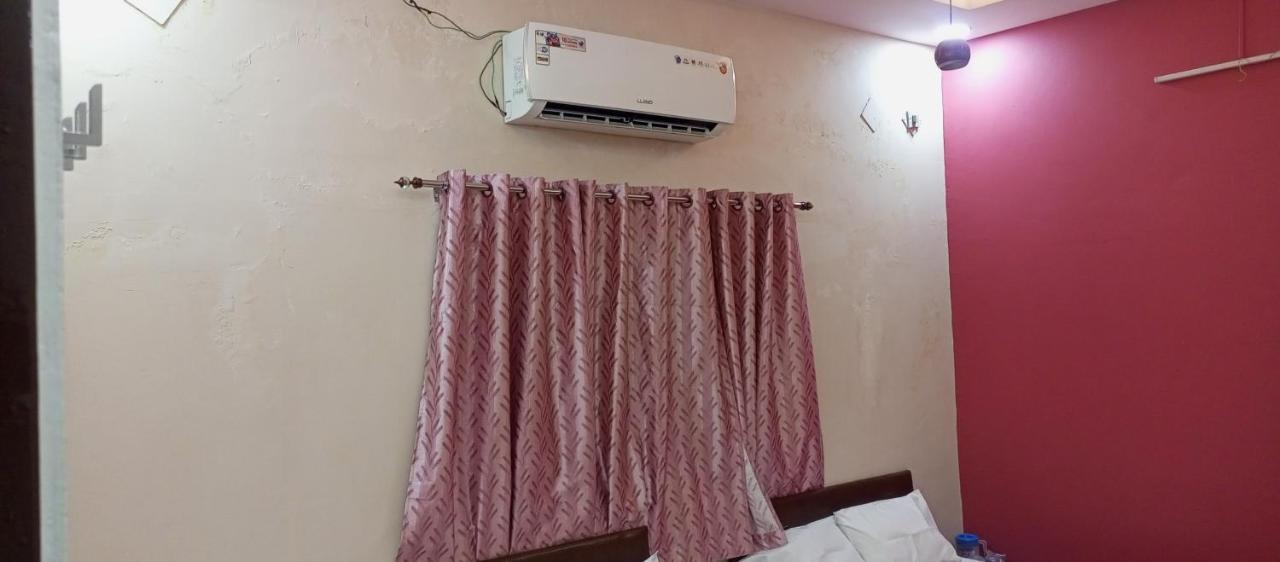 Aashirwad Residency Bed and Breakfast Ujjain Buitenkant foto