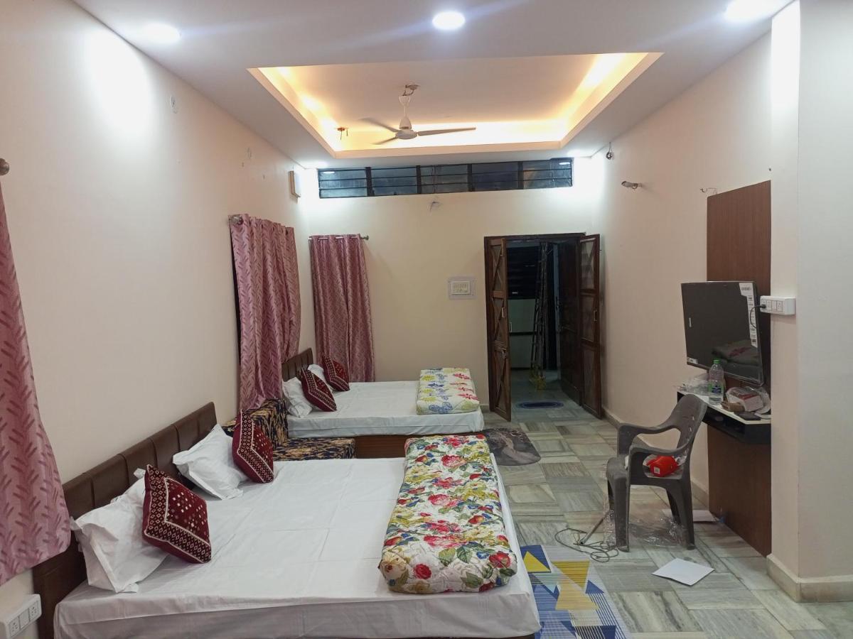 Aashirwad Residency Bed and Breakfast Ujjain Buitenkant foto