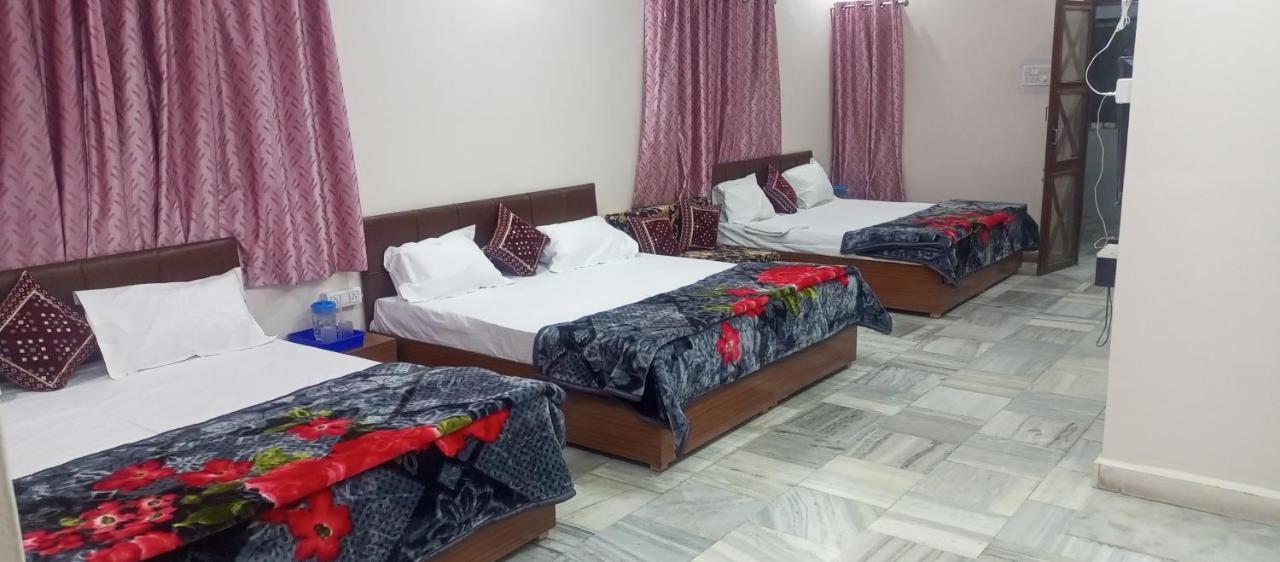 Aashirwad Residency Bed and Breakfast Ujjain Buitenkant foto