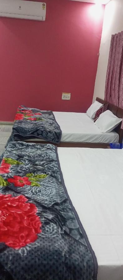 Aashirwad Residency Bed and Breakfast Ujjain Buitenkant foto
