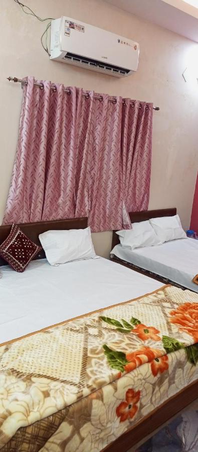 Aashirwad Residency Bed and Breakfast Ujjain Buitenkant foto