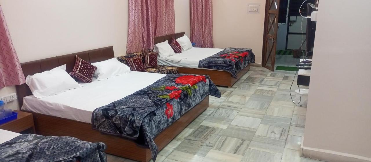 Aashirwad Residency Bed and Breakfast Ujjain Buitenkant foto