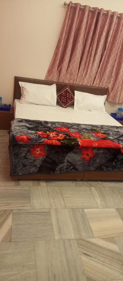 Aashirwad Residency Bed and Breakfast Ujjain Buitenkant foto