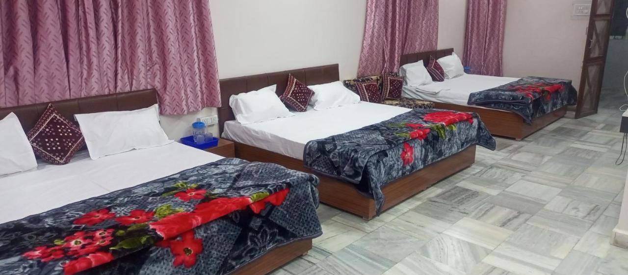 Aashirwad Residency Bed and Breakfast Ujjain Buitenkant foto