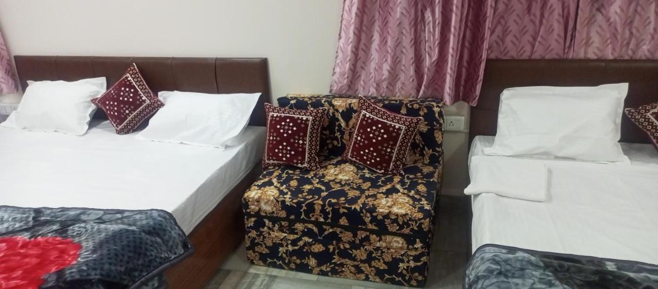 Aashirwad Residency Bed and Breakfast Ujjain Buitenkant foto