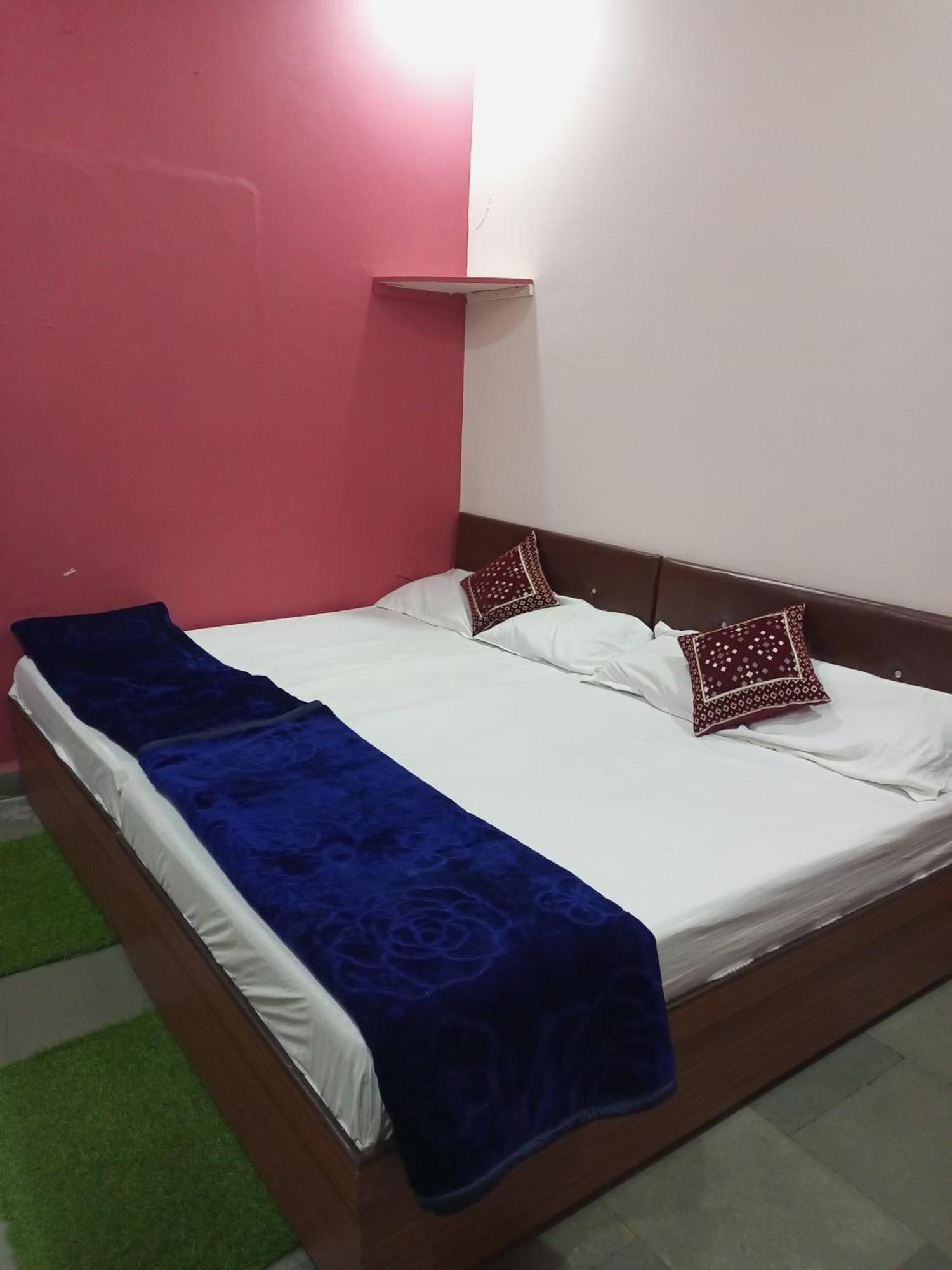 Aashirwad Residency Bed and Breakfast Ujjain Buitenkant foto